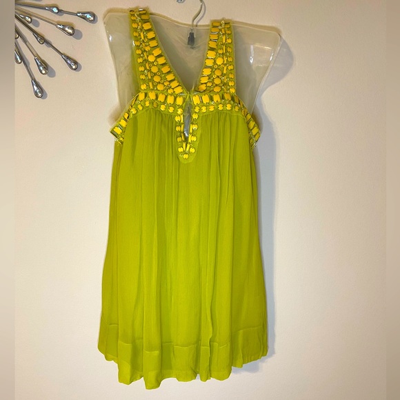 STUNNING BCBGMAXAZRIA 100% SILK DRESS WITH JEWELS SIZE 2 - Picture 4 of 7